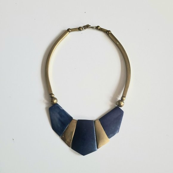 Vintage blue stone and brass necklace. - Picture 6 of 8